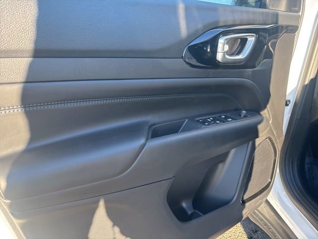 New 2026 Jeep Compass Latitude AWD/4WD image 17