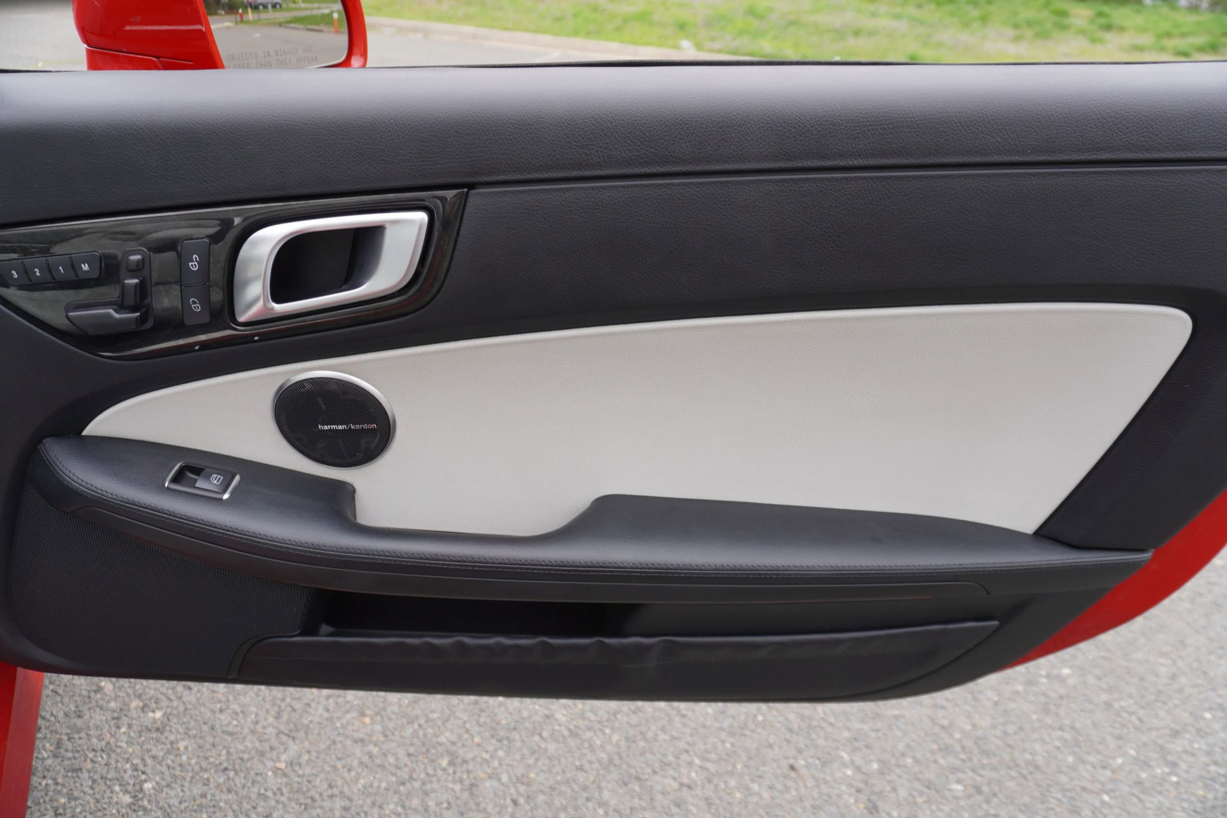 Used 2012 Mercedes-Benz SLK 350 image 27