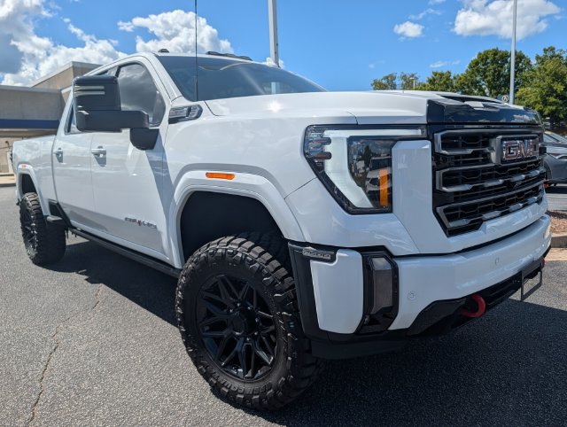 Used 2024 GMC Sierra 2500 AT4 w/ AT4 Premium Plus Package AWD/4WD image 8