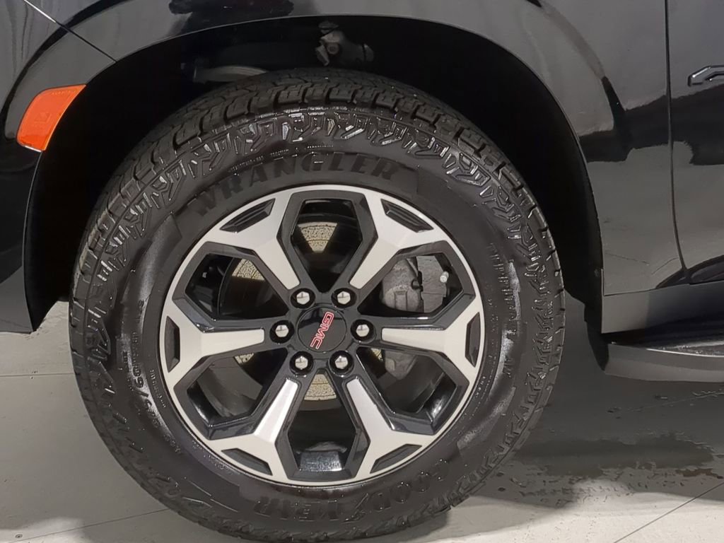 Used 2024 GMC Yukon XL AT4 image 17
