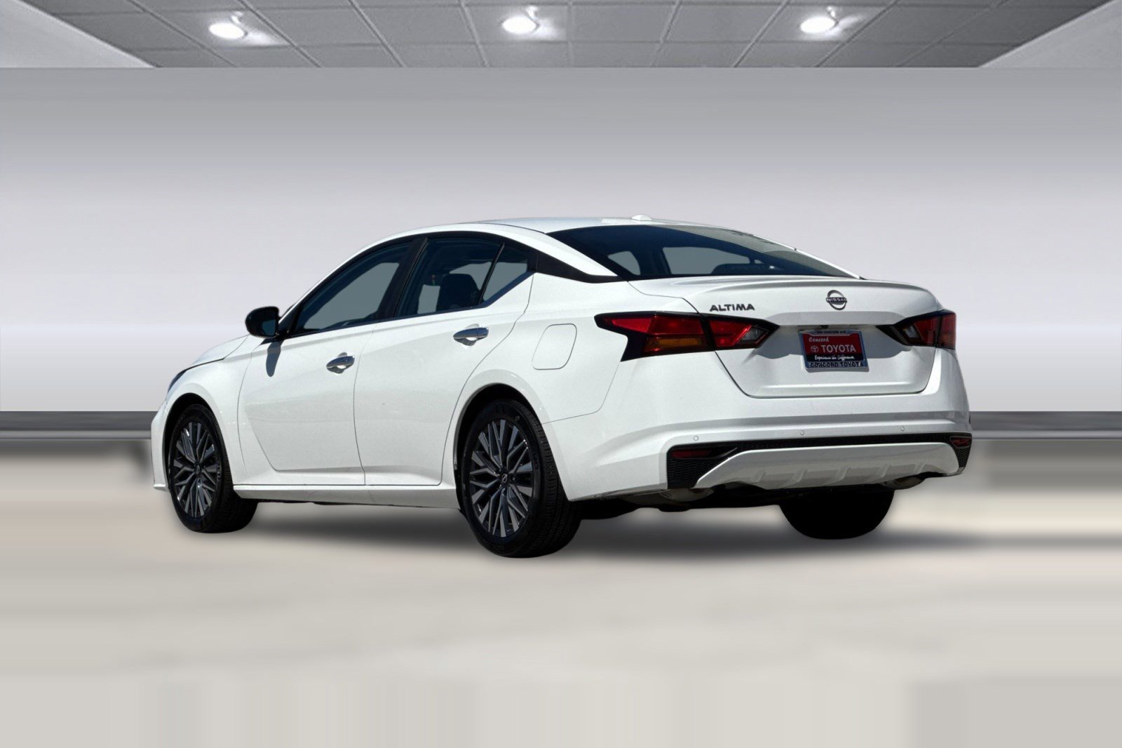 Used 2025 Nissan Altima 2.5 SV image 7