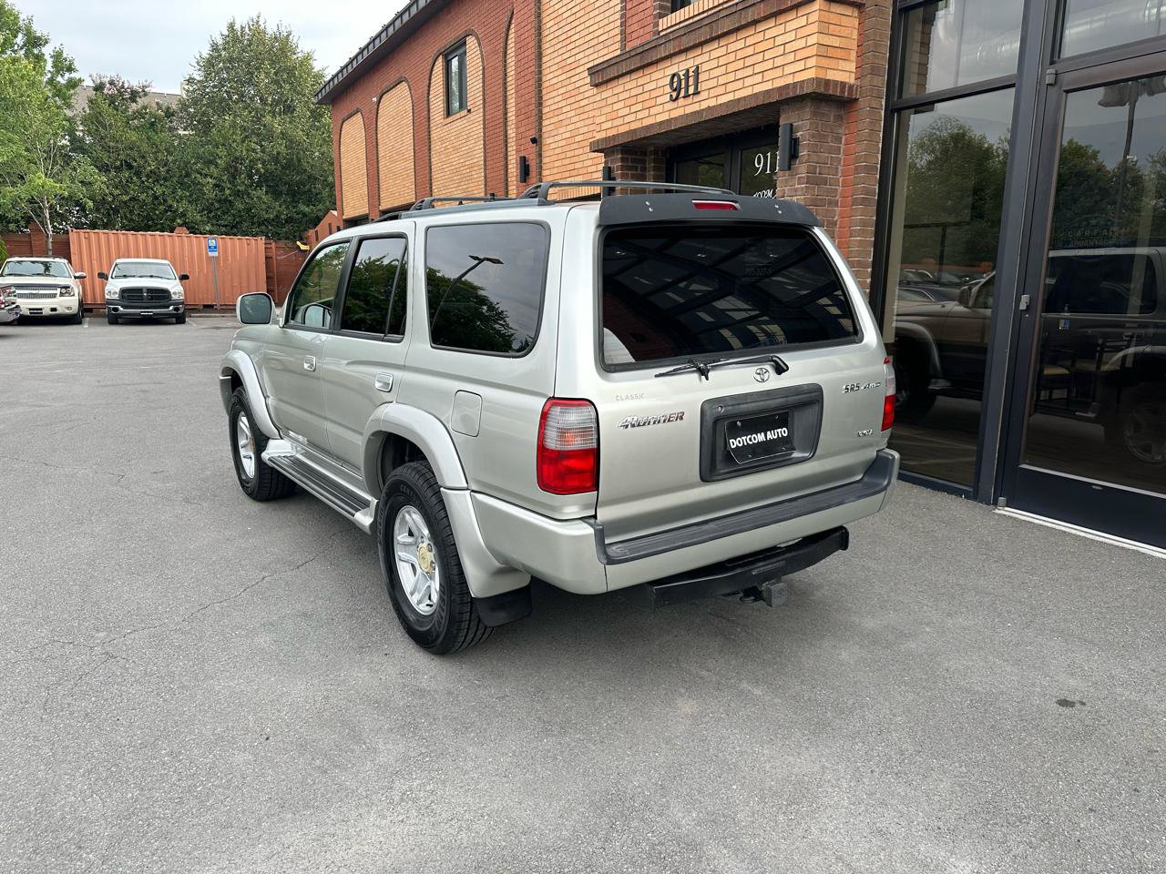 Used 2000 Toyota 4Runner SR5 w/ Upgrade Value Pkg 2 AWD/4WD image 5
