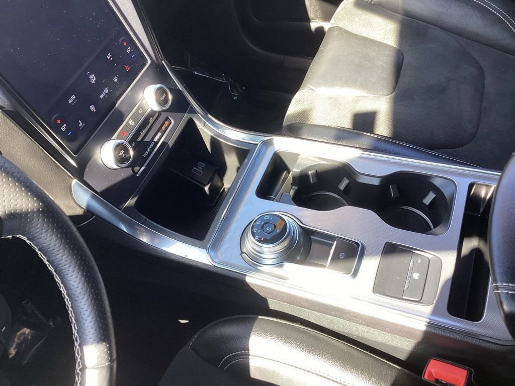 Used 2022 Ford Edge ST image 23
