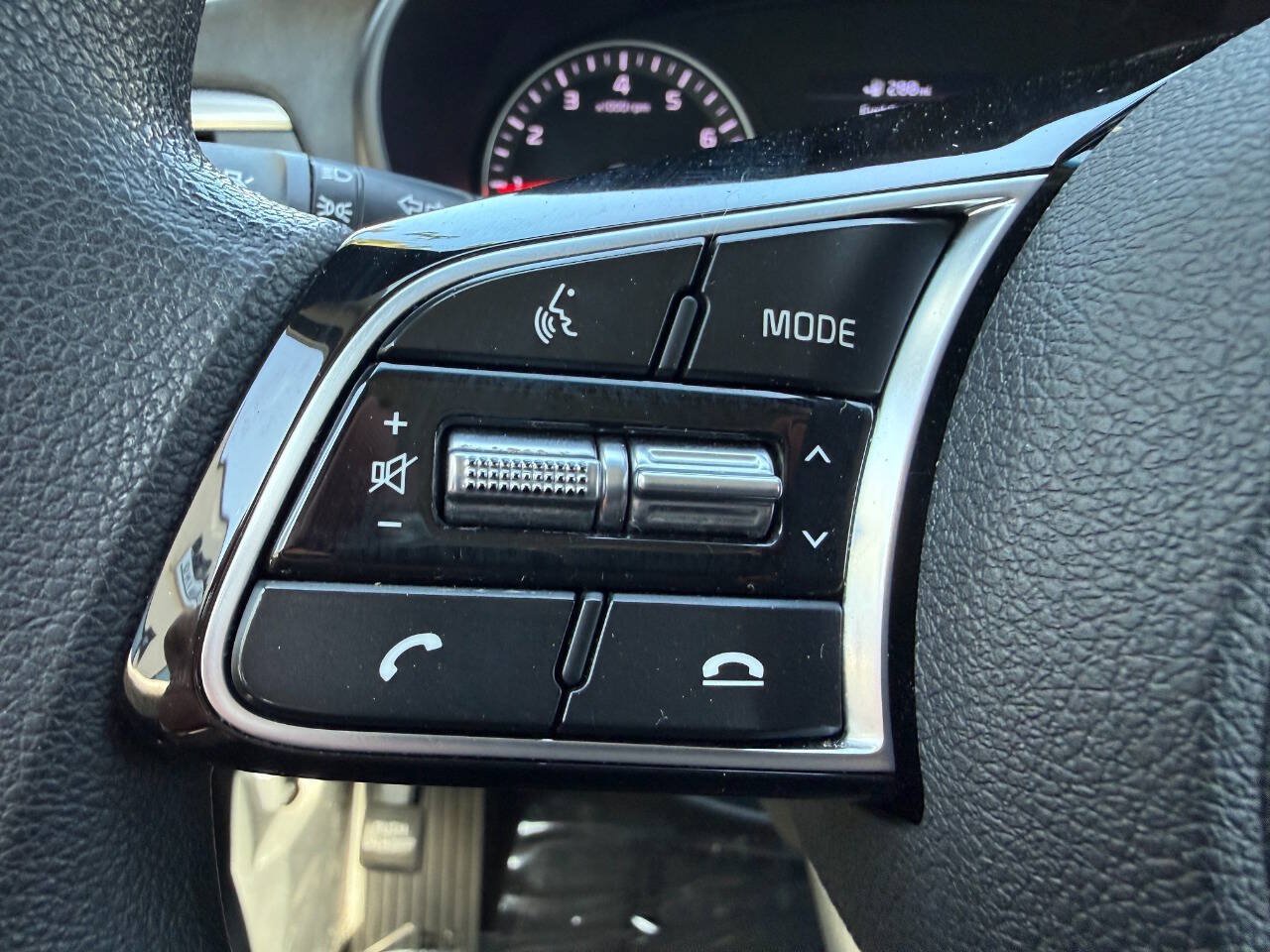 Used 2020 Kia Optima LX FWD image 32
