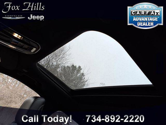 Certified 2024 Jeep Grand Cherokee Altitude AWD/4WD image 16