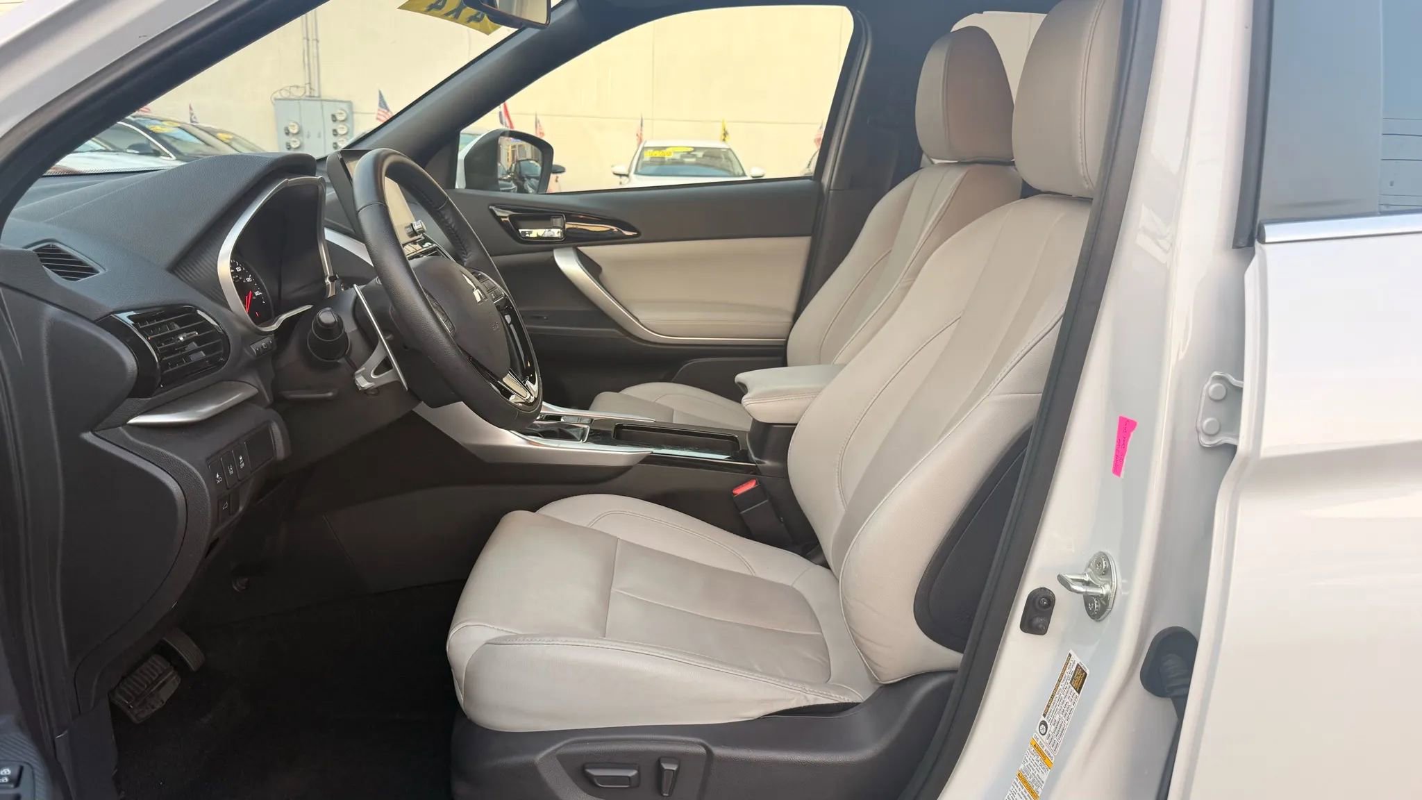 Used 2024 Mitsubishi Eclipse Cross SEL image 12