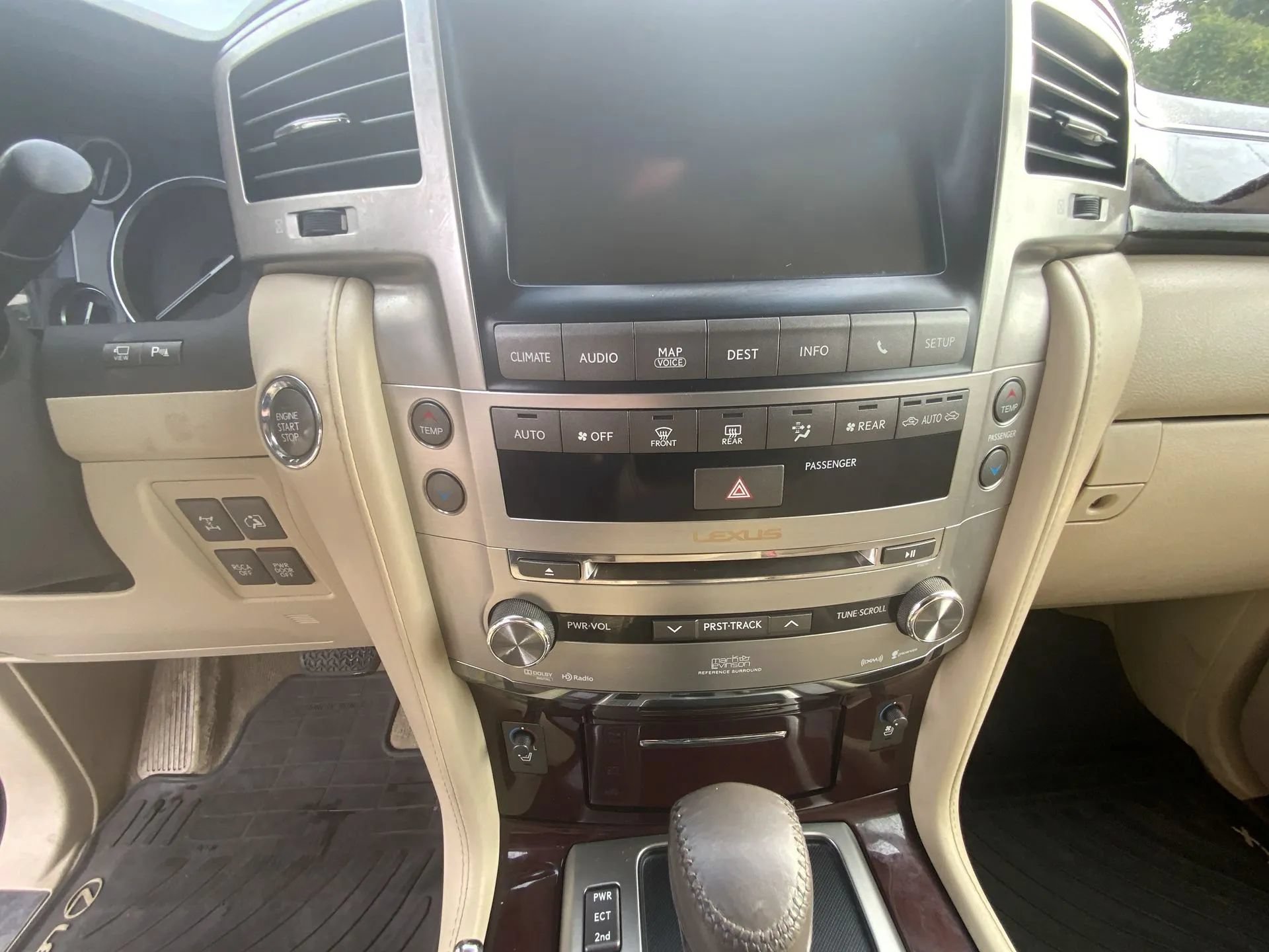Used 2013 Lexus LX 570 4WD w/ Luxury Pkg image 12