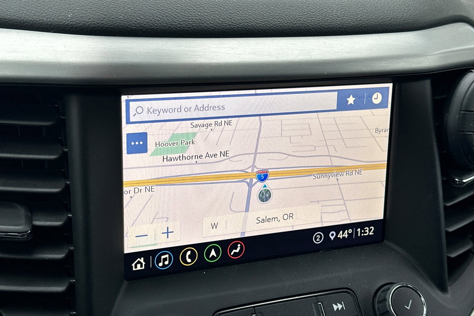 Used 2020 GMC Acadia SLT w/ Driver Alert Package II image 19