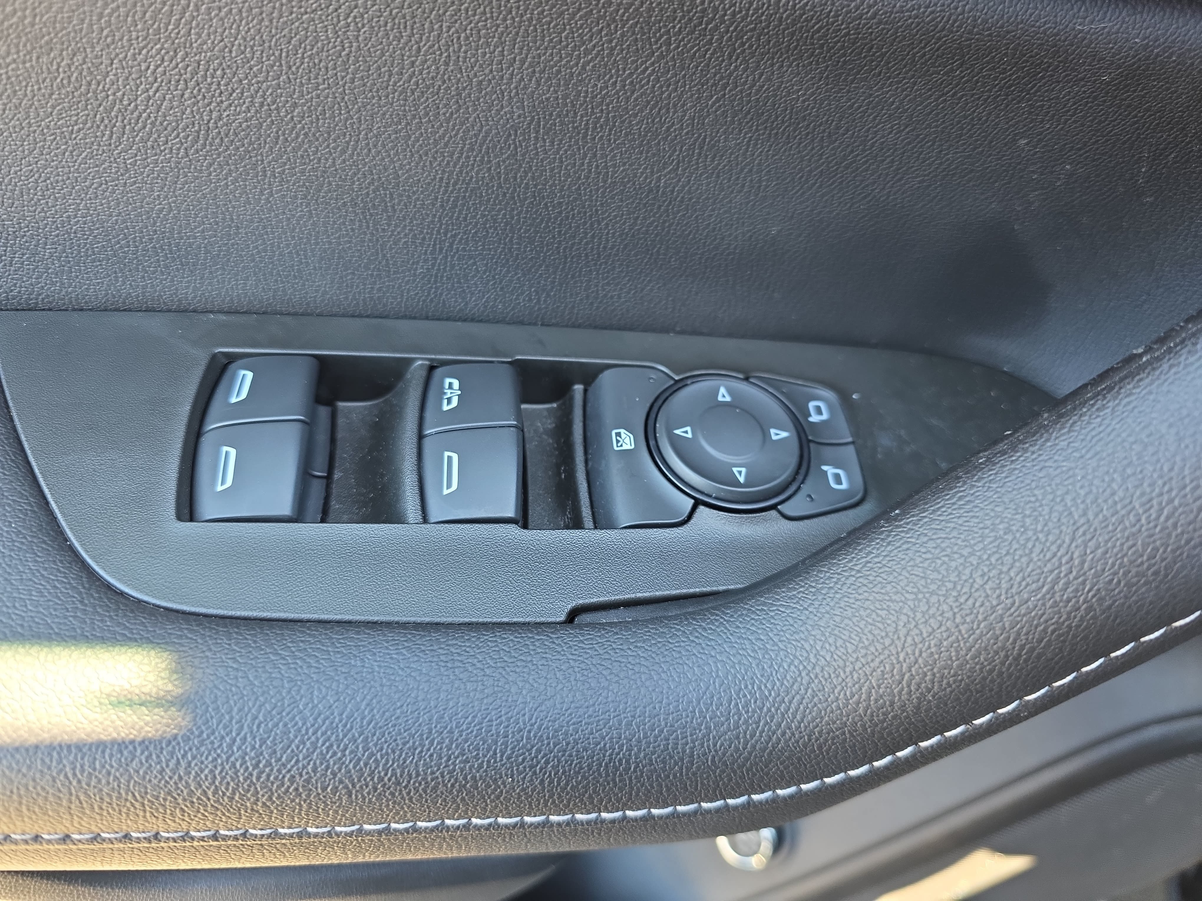 Used 2024 Chevrolet Blazer LT w/ Convenience Package FWD image 26
