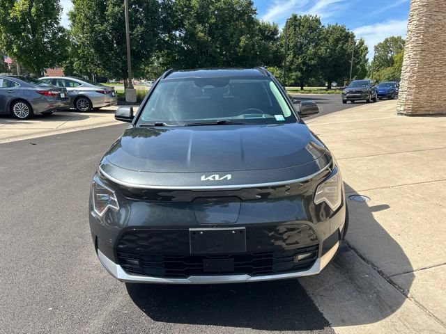 Used 2023 Kia Niro Wave FWD image 2