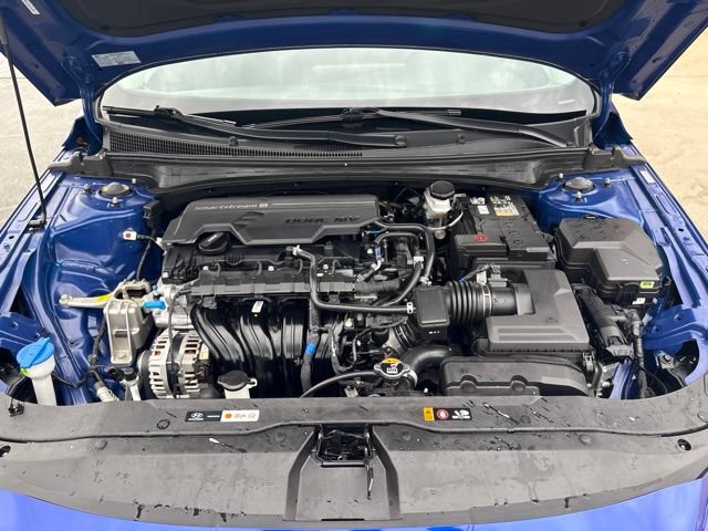 Used 2026 Hyundai Elantra SE FWD image 32