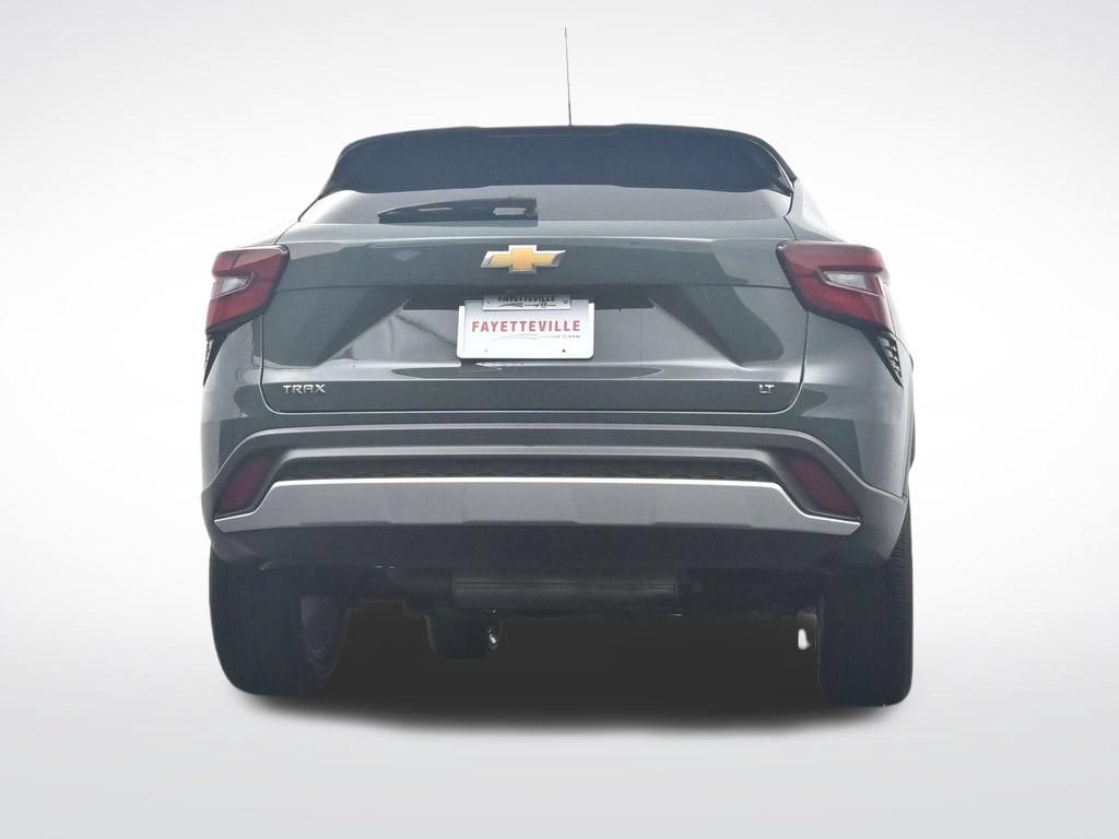 Used 2025 Chevrolet Trax LT FWD image 34