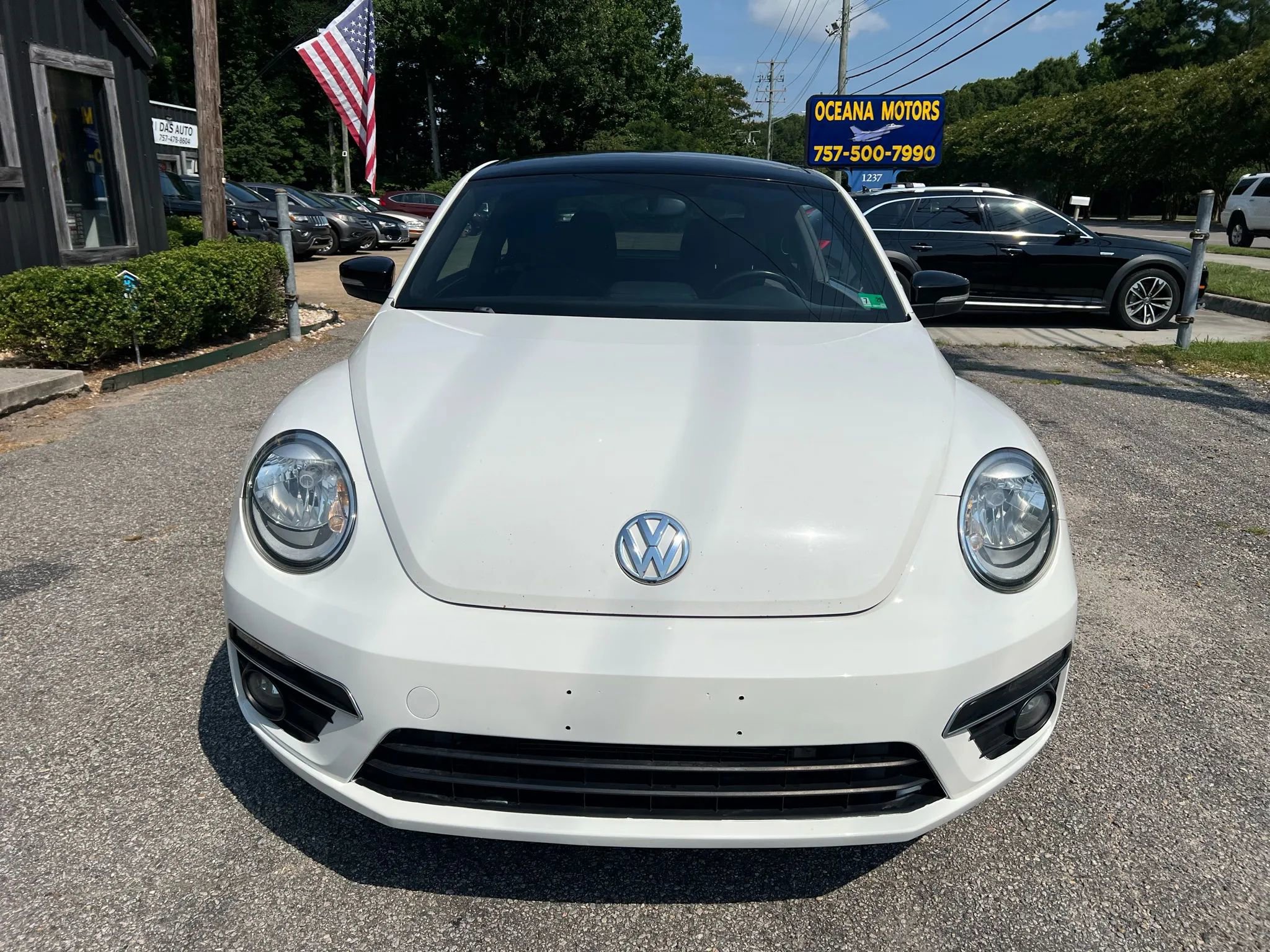 Used 2013 Volkswagen Beetle 2.0T image 2
