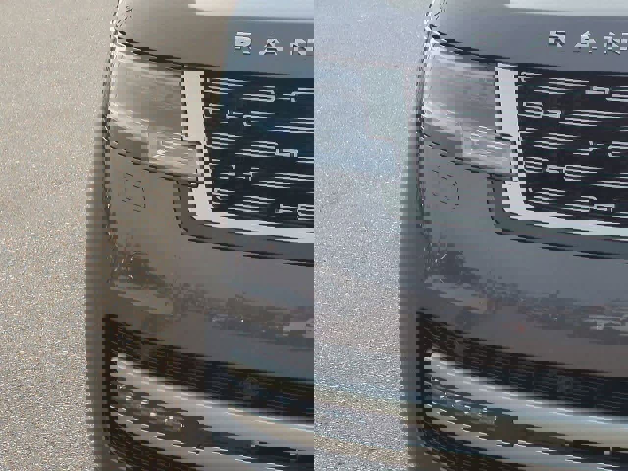 Certified 2024 Land Rover Range Rover SE image 10