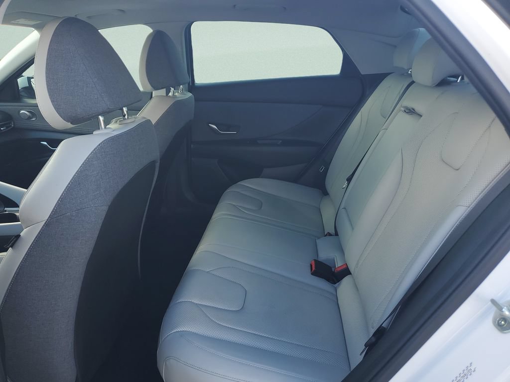 Used 2021 Hyundai Elantra Limited FWD image 10