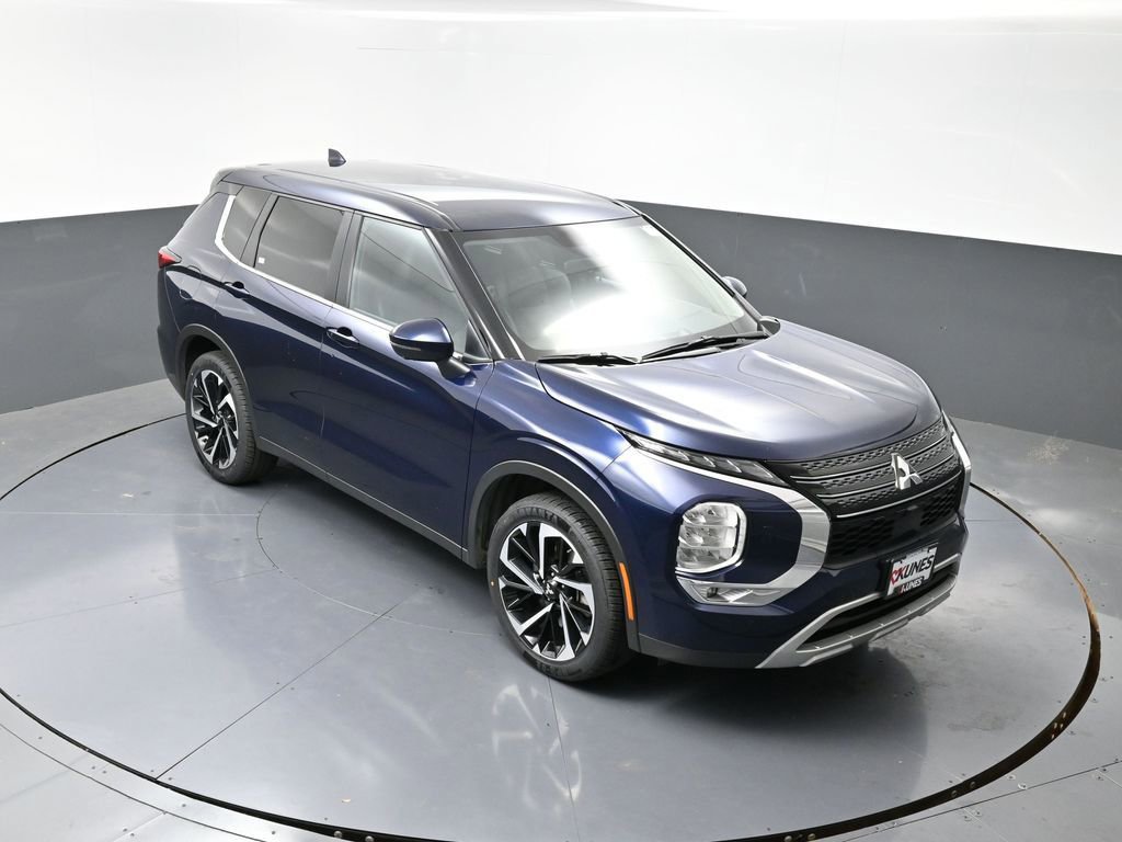 Used 2024 Mitsubishi Outlander AWD image 43