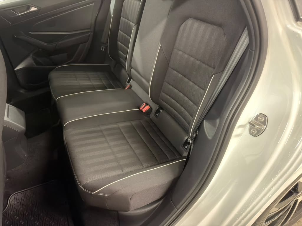 Used 2023 Volkswagen Jetta Sport FWD image 33