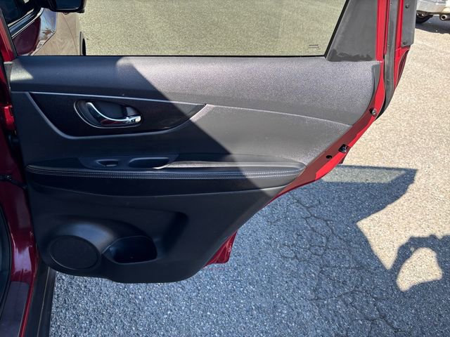 Used 2015 Nissan Rogue SL w/ SL Premium Package image 18