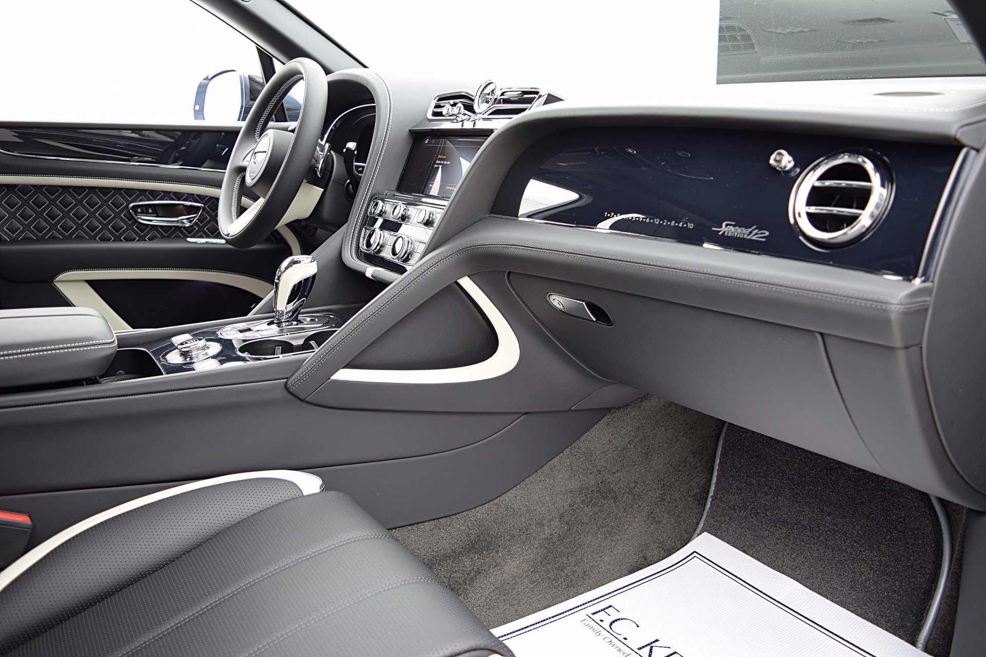 Used 2023 Bentley Bentayga Speed image 29