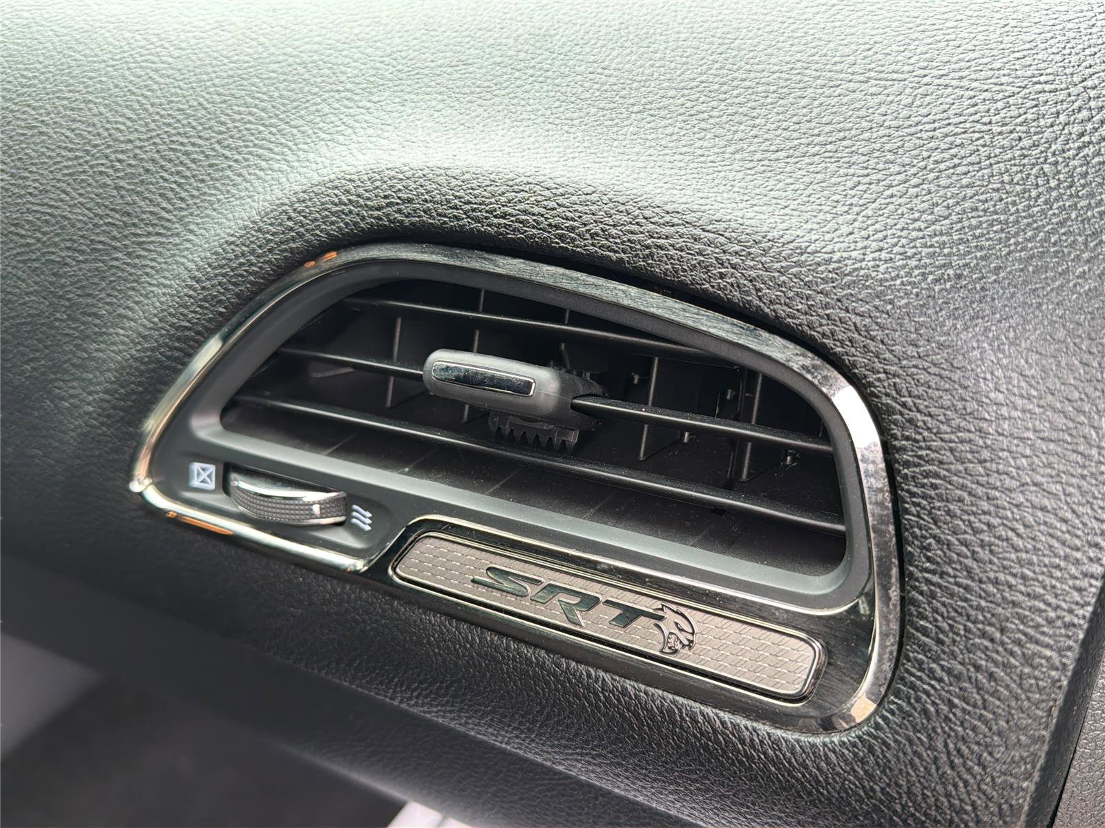 Used 2019 Dodge Challenger SRT Hellcat image 29