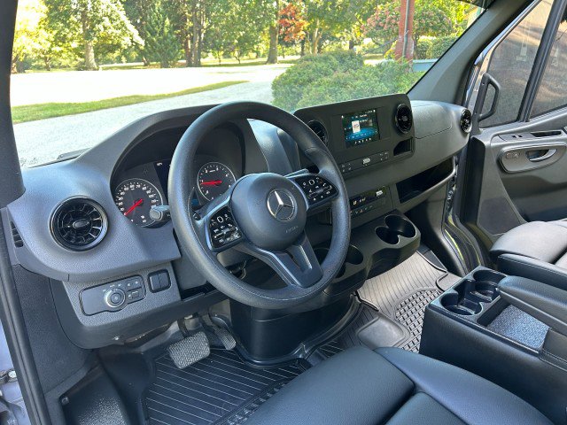 Used 2023 Mercedes-Benz Sprinter 3500 image 36