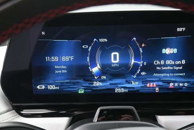 Used 2025 Chevrolet Silverado EV RST AWD/4WD image 5