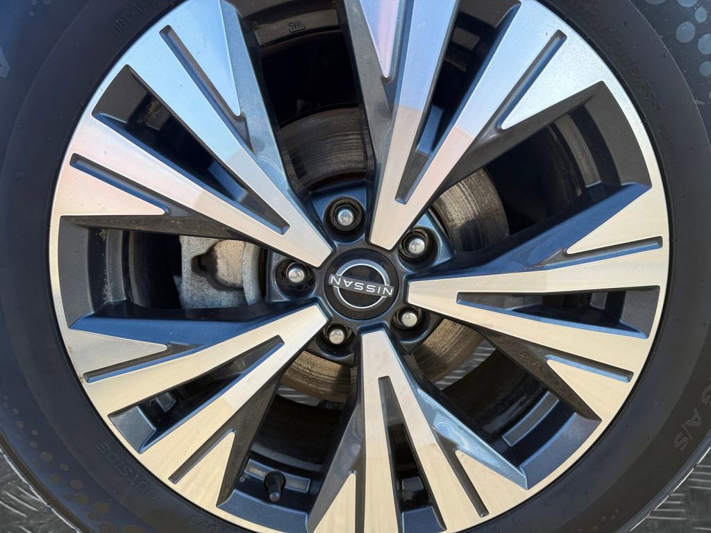 Certified 2023 Nissan Rogue SV image 20