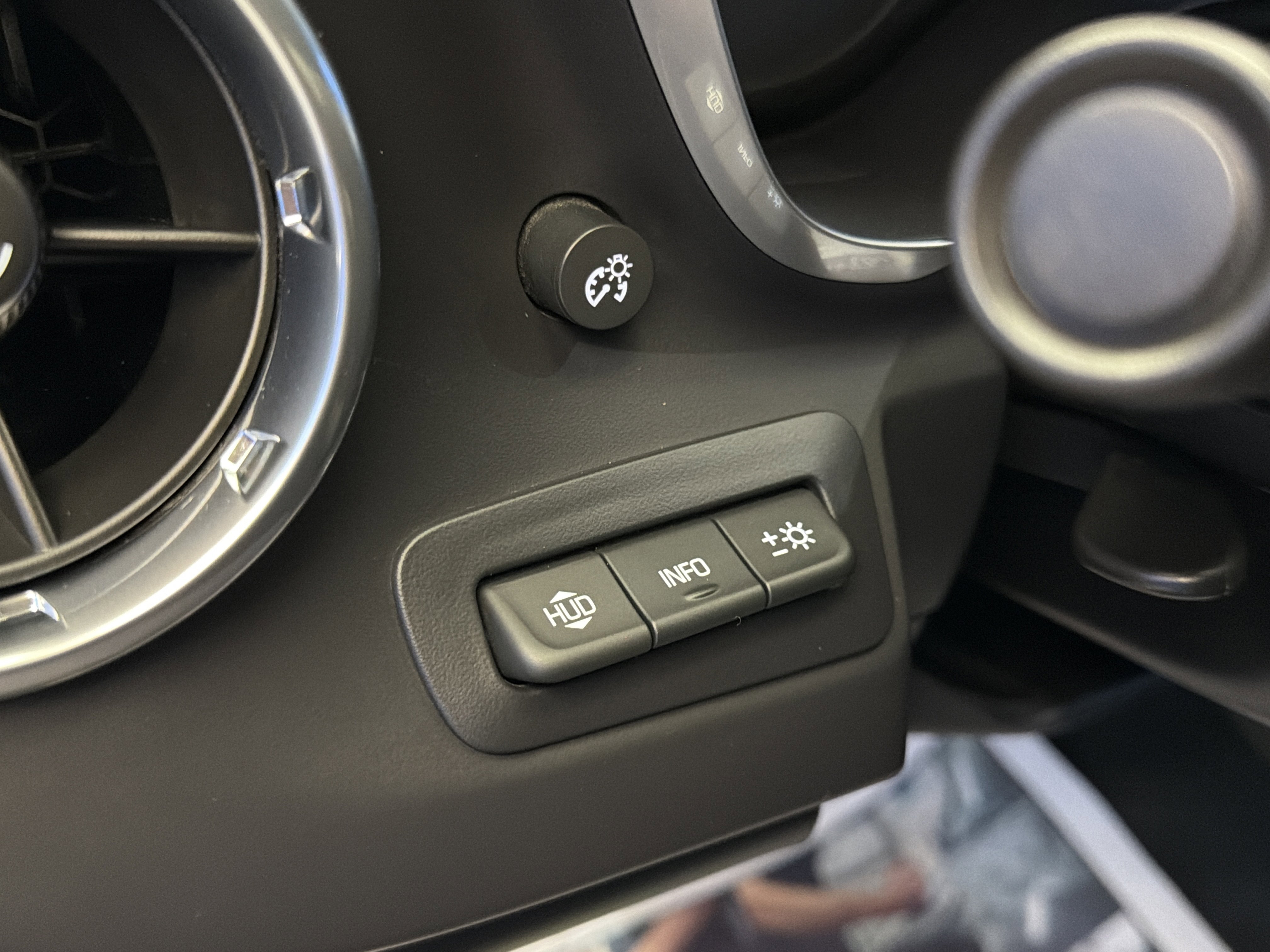 Used 2016 Chevrolet Camaro SS RWD image 15