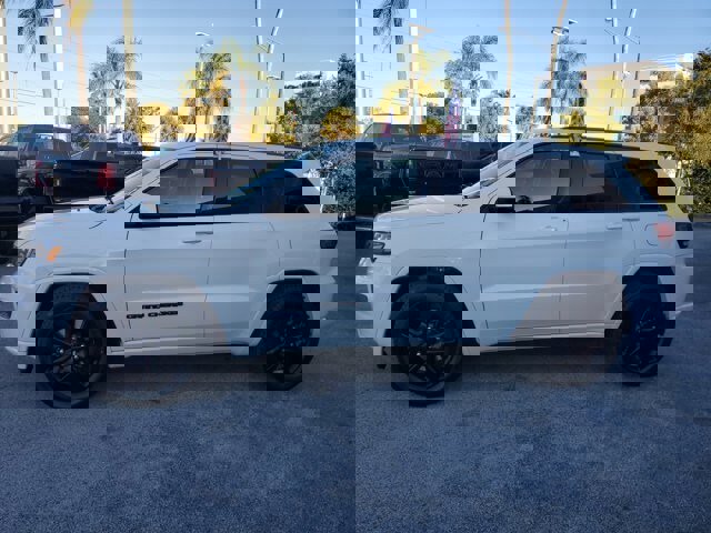 Used 2019 Jeep Grand Cherokee Altitude image 4