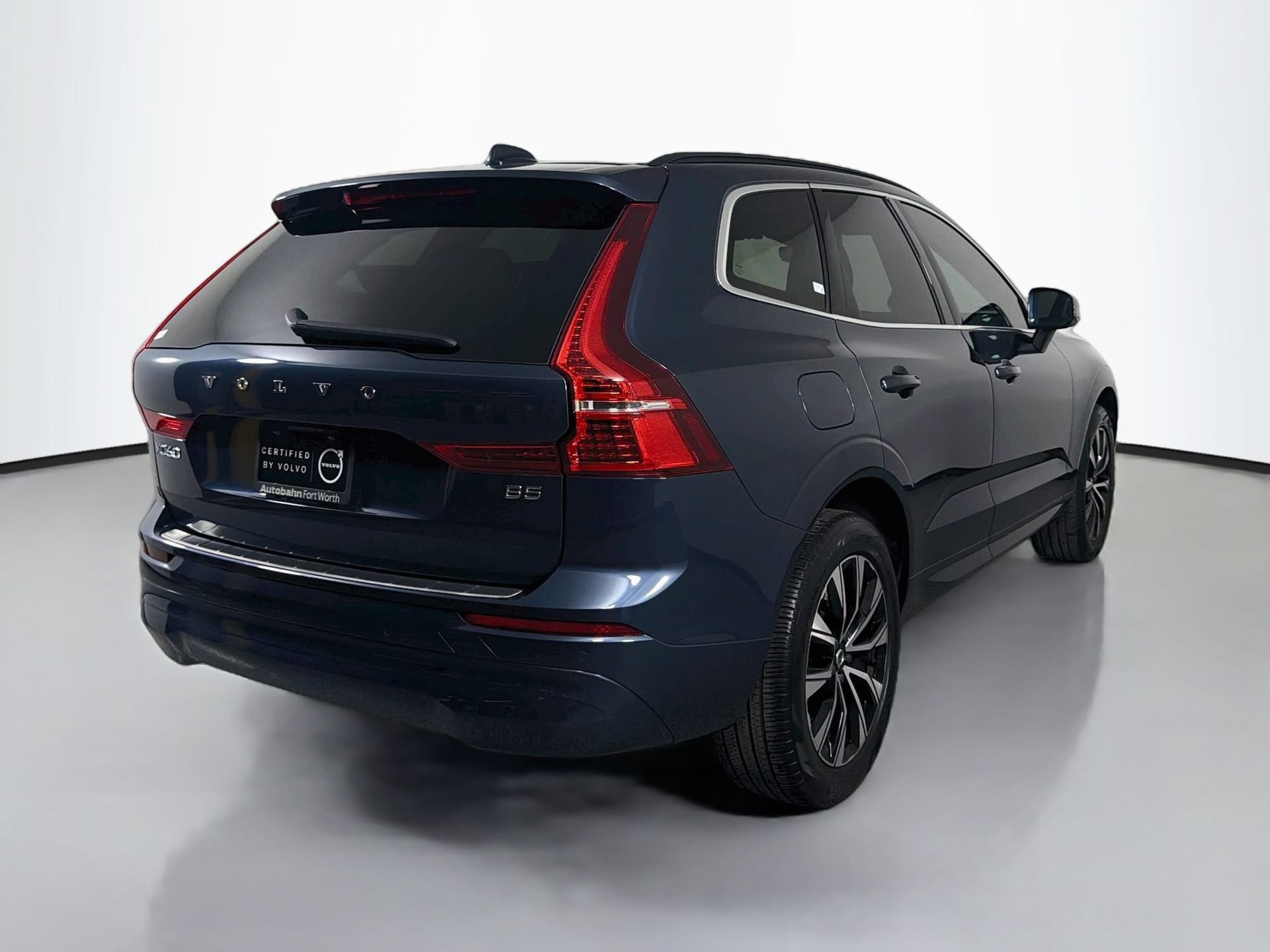 Certified 2023 Volvo XC60 B5 Core w/ Protection Package Premier FWD image 6