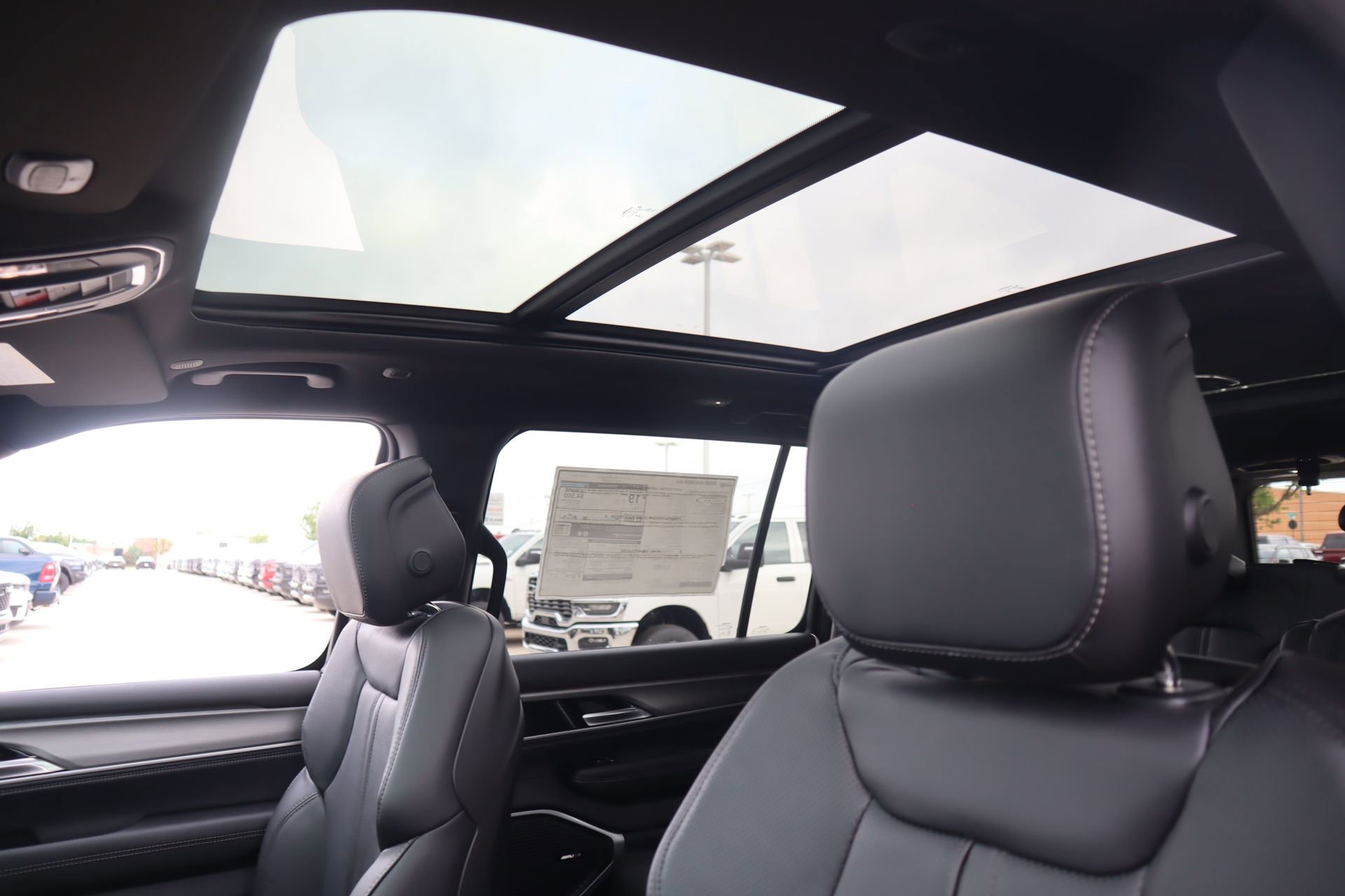 New 2026 Jeep Grand Wagoneer 4WD image 17