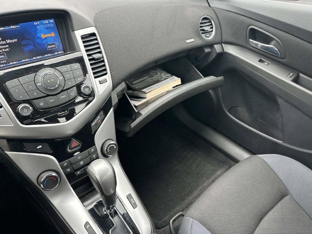 Used 2016 Chevrolet Cruze LT FWD image 34