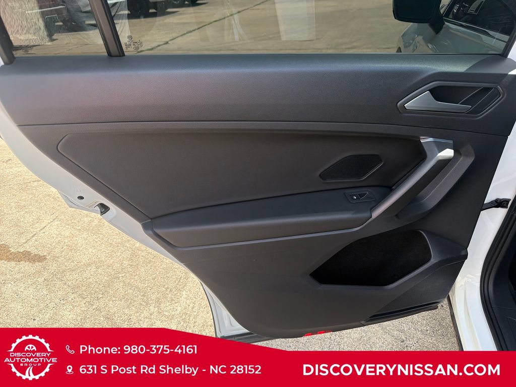 Used 2021 Volkswagen Tiguan SEL AWD/4WD image 27