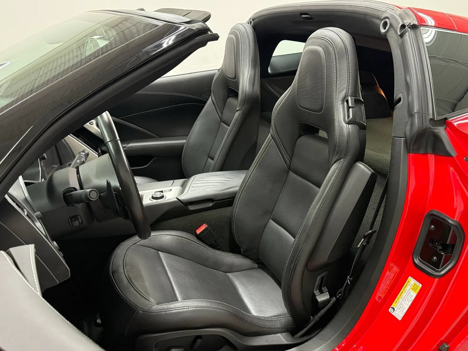 Used 2016 Chevrolet Corvette Stingray Coupe RWD image 9