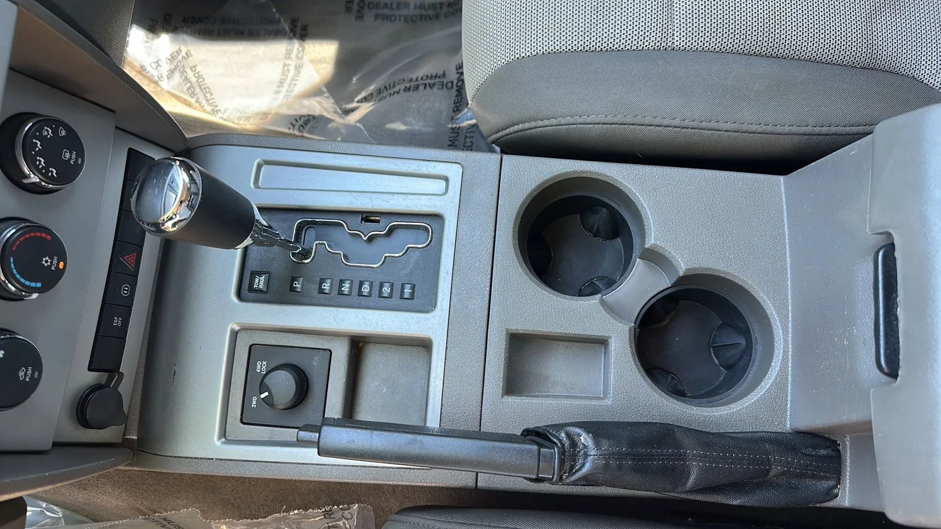 Used 2008 Dodge Nitro SXT image 33