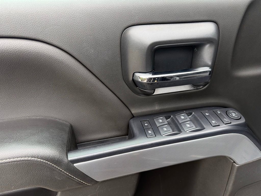 Used 2018 Chevrolet Silverado 1500 LT w/ LPO, Black Pack image 17