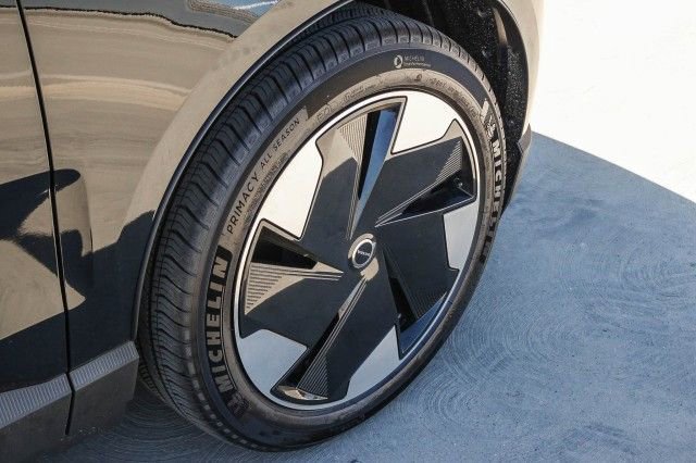 New 2025 Volvo EX30 Plus w/ Protection Package Premier image 9