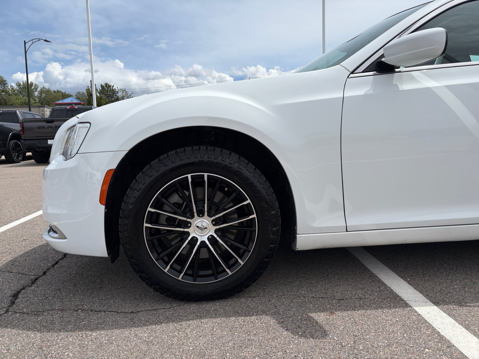 Used 2021 Chrysler 300 Touring w/ Driver Convenience Group AWD/4WD image 10
