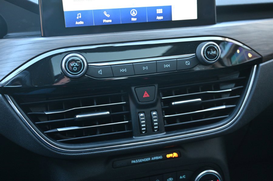 Used 2020 Ford Escape Titanium image 33