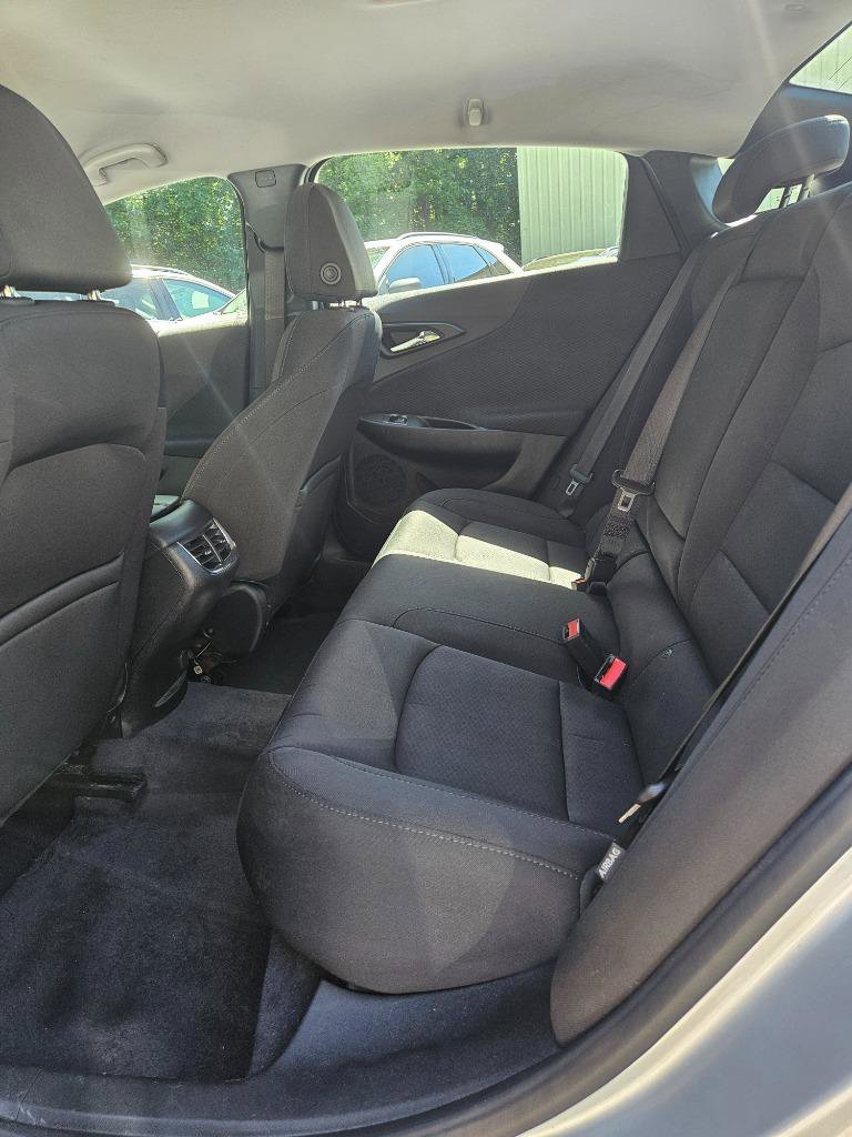 Used 2018 Chevrolet Malibu LT image 27
