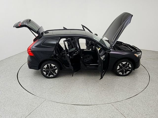 New 2026 Volvo XC60 B5 Ultra w/ Climate Package image 12