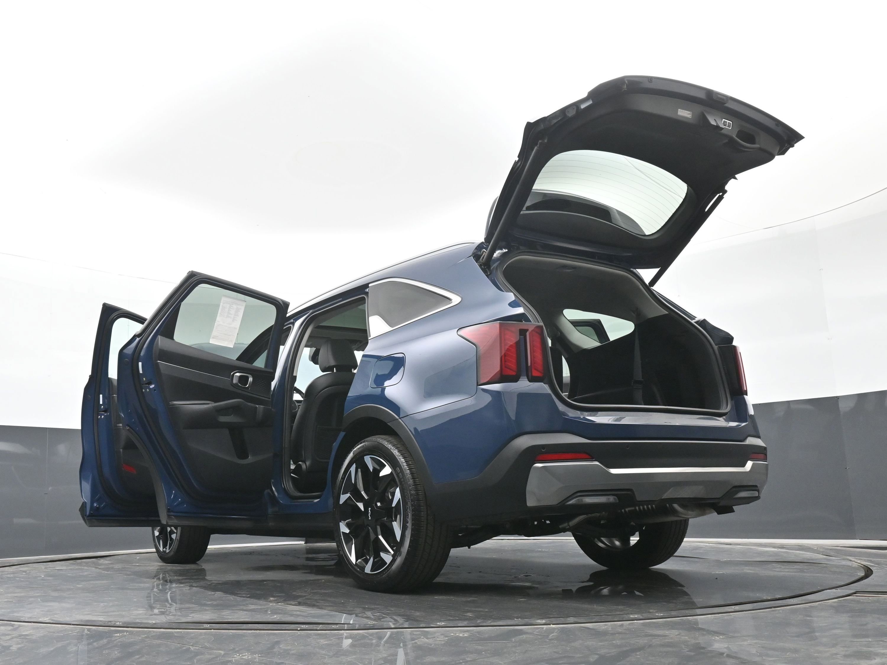 Used 2024 Kia Sorento EX w/ Panoramic Sunroof Package image 54