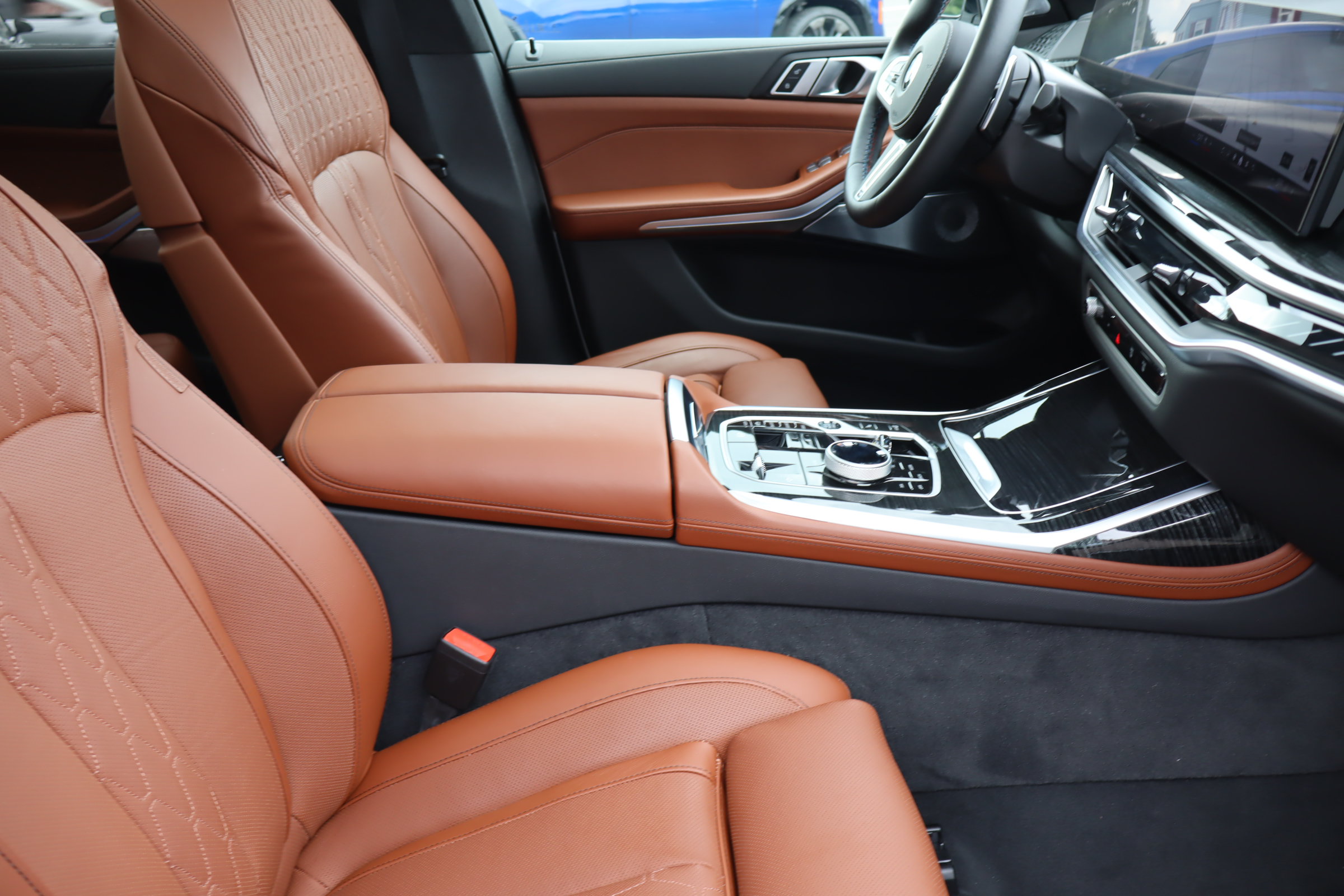 Used 2025 BMW X7 M60i AWD/4WD image 24