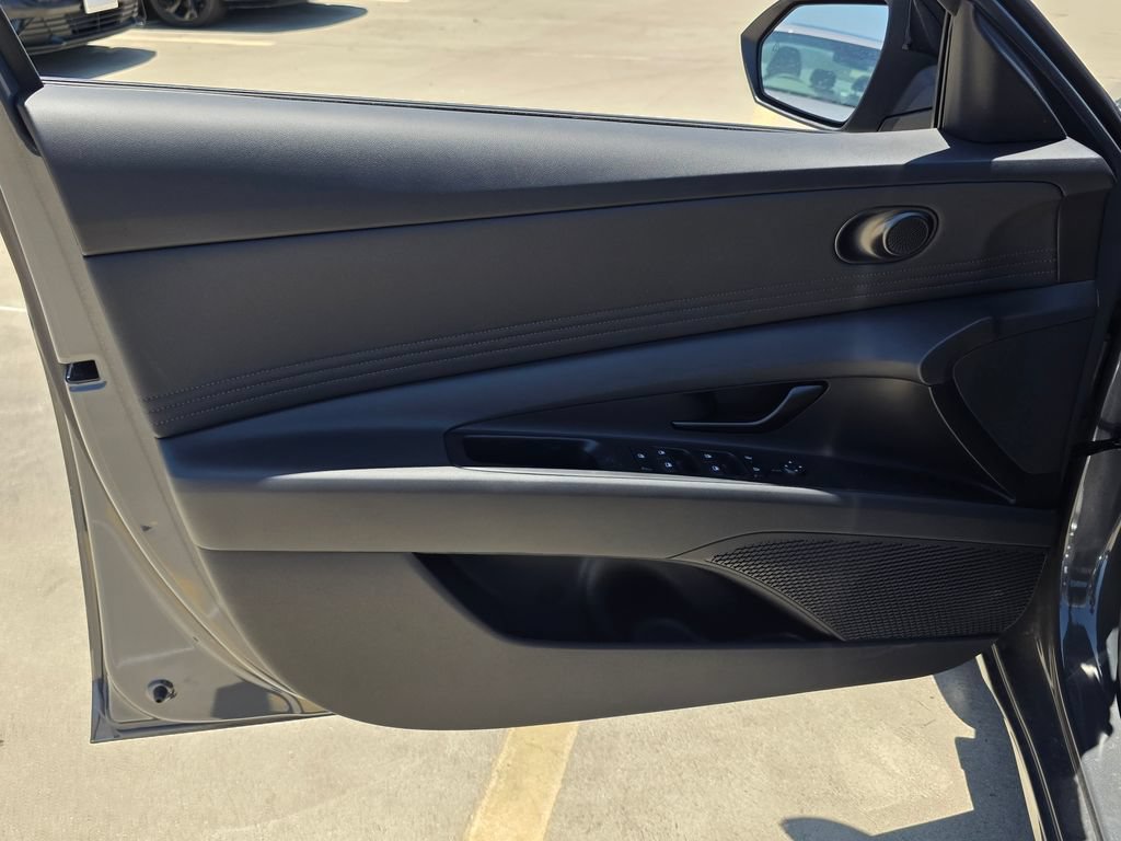 New 2026 Hyundai Elantra Sport FWD image 17