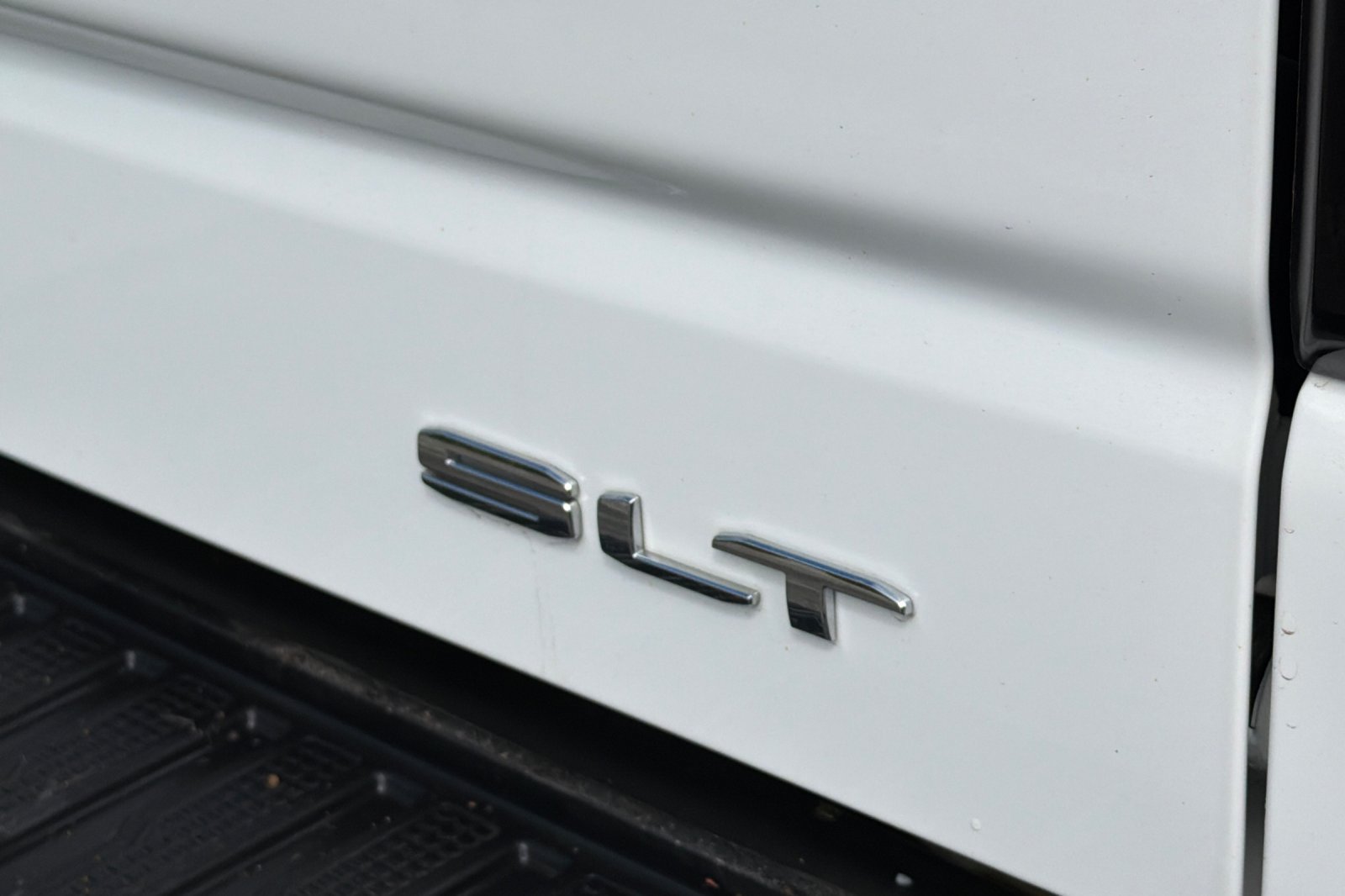 Used 2025 GMC Sierra 1500 SLT AWD/4WD image 40