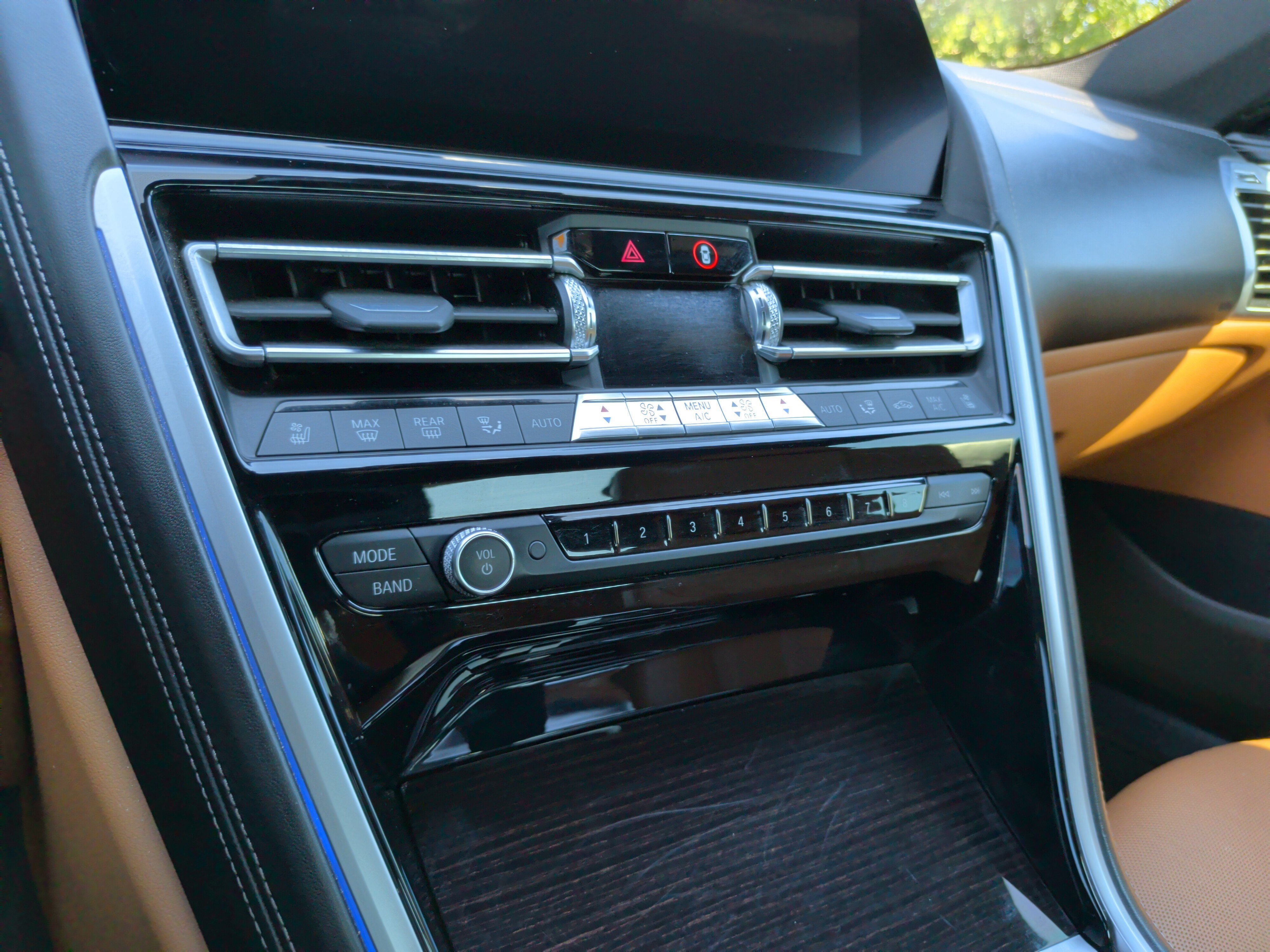 Used 2020 BMW 840i Coupe w/ M Sport Package RWD image 18