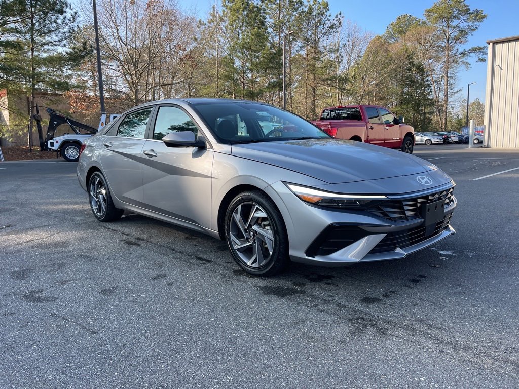 Certified 2025 Hyundai Elantra SEL w/ Cargo Package image 4