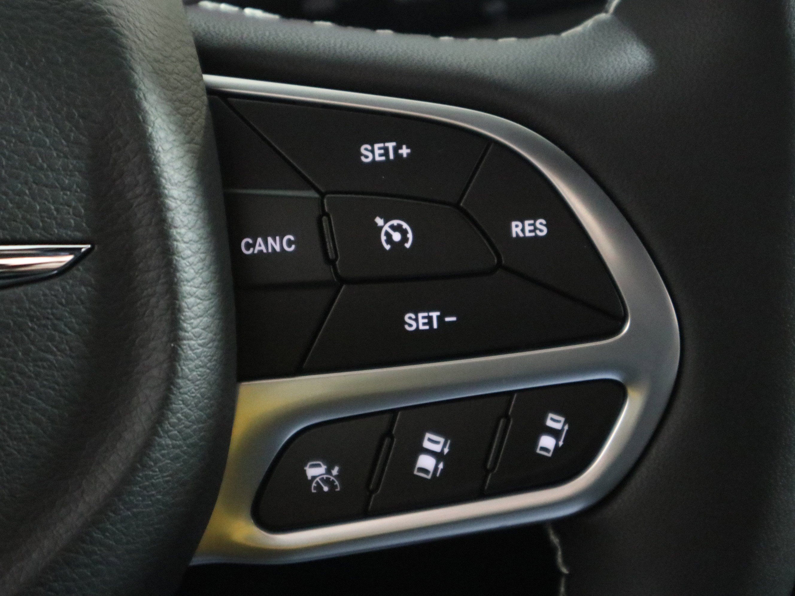 New 2026 Chrysler Pacifica Select image 30