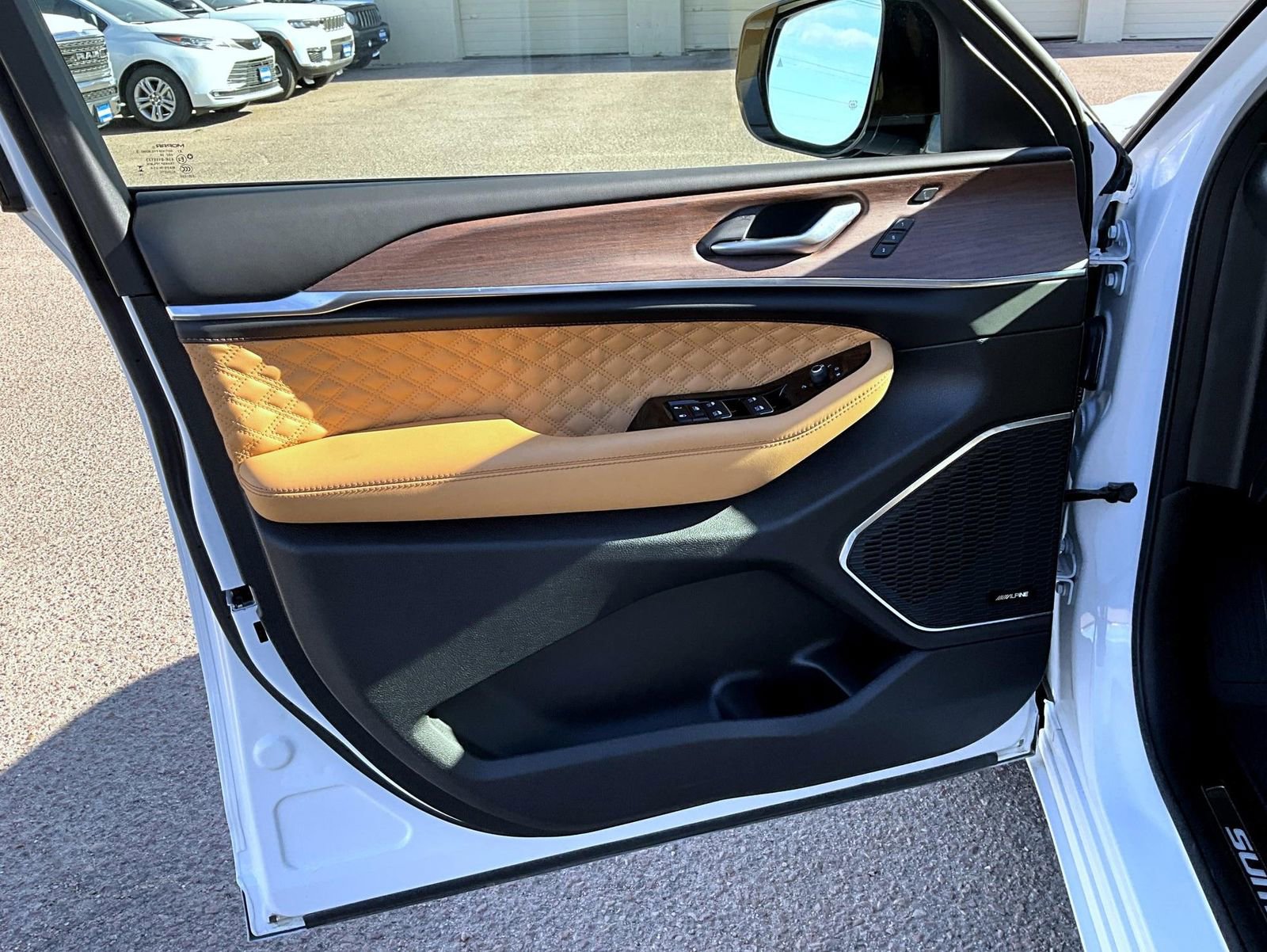 Certified 2025 Jeep Grand Cherokee L Summit w/ Obsidian Package image 10