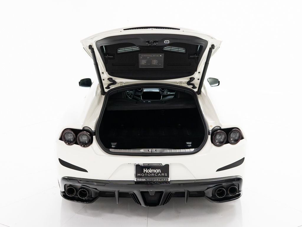 Used 2017 Ferrari GTC4Lusso image 40